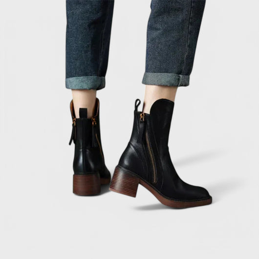 Ankle boots with zipper and block heel